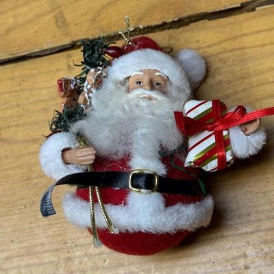 LOT 138B: Vintage Assortment of Christmas Ornaments, Stocking and Decorations!