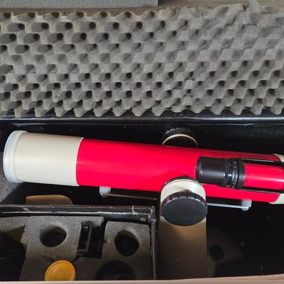 LOT 178X: Vintage Edmund Scientific Voyager 6001 Telescope in Carrying Case