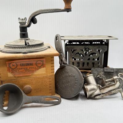 LOT 193K: Vintage/Antique Kitchen Accessories - Coffee Mill, Toaster, & More!