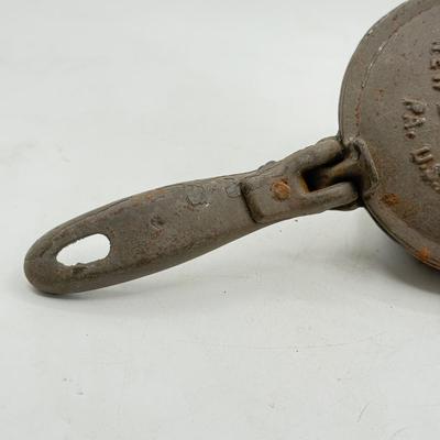 LOT 193K: Vintage/Antique Kitchen Accessories - Coffee Mill, Toaster, & More!