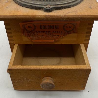 LOT 193K: Vintage/Antique Kitchen Accessories - Coffee Mill, Toaster, & More!