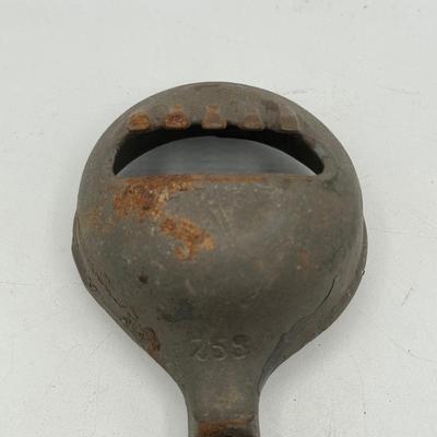 LOT 193K: Vintage/Antique Kitchen Accessories - Coffee Mill, Toaster, & More!