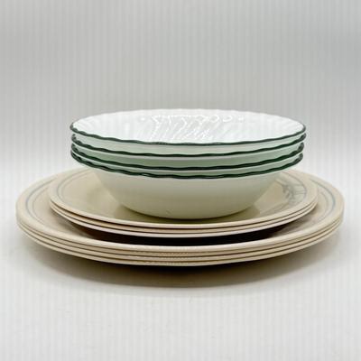 LOT 194K: Collection of Corning Ware Dish Sets