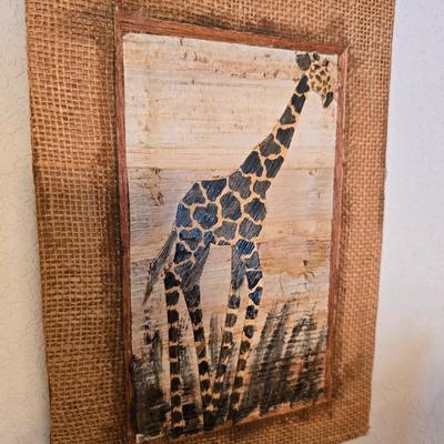 Safari-Themed Decor Set – Woven Vase, Carved Giraffe & Framed Wall Art