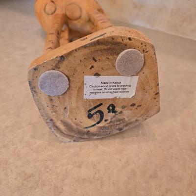 Safari-Themed Decor Set – Woven Vase, Carved Giraffe & Framed Wall Art