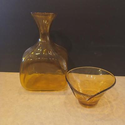 Mid-Century Amber Glass Decor – Sculptural Vase & Asymmetrical Bowl