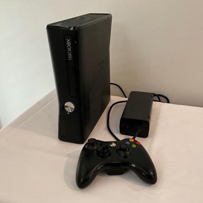 Xbox 360 w/controller