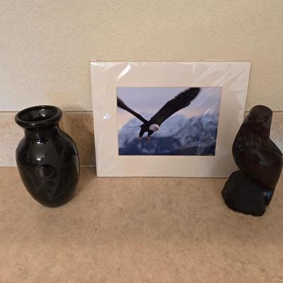 Southwest & Wildlife Decor Set – Black Etched Pottery, wooden Carved Eagle & Framed Print