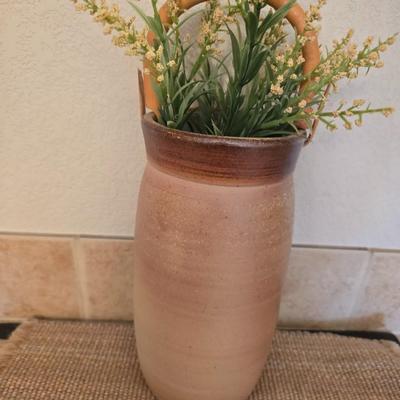 Neutral Rustic Decor Set – Pottery Vase, Clock, Candle, & Table Linens