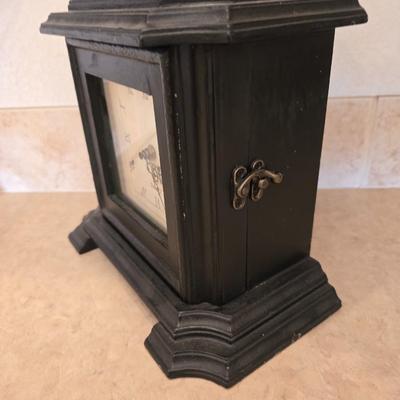 Stained Glass Accent Lamp & Black battery-operated Mantel Clock with hide-away!