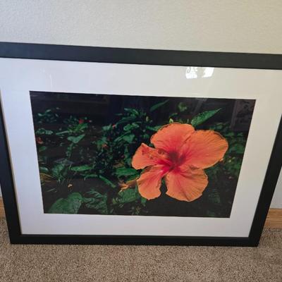 Hibiscus Wall Art & Faux Floral Arrangement