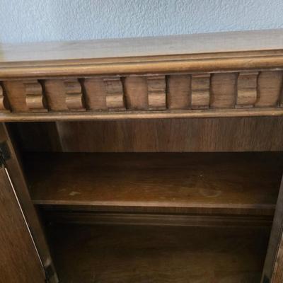 Vintage flat backed entryway Cabinet, Lamp & Accent Rug Set