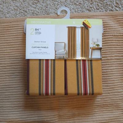 Decor Lot – Throw Rug, New Drapes & Floral Canvas Art