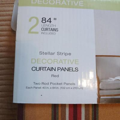 Decor Lot – Throw Rug, New Drapes & Floral Canvas Art