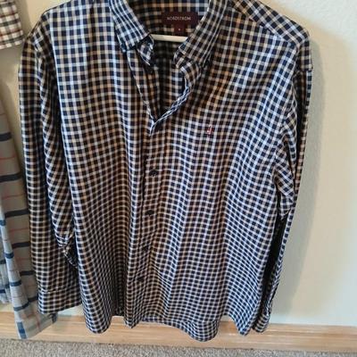 Lot of 6 Men’s Long Sleeve Plaid Shirts – Size M