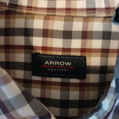 Lot of 6 Men’s Long Sleeve Plaid Shirts – Size M