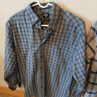 Lot of 6 Men’s Long Sleeve Plaid Shirts – Size M