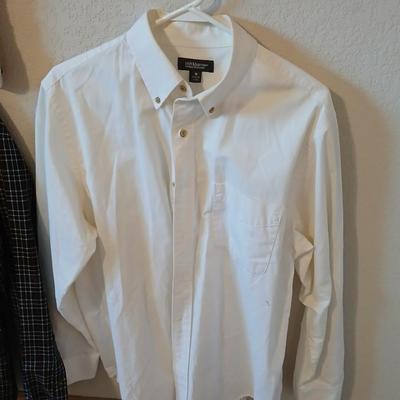 7 Men's Long Sleeve Button-Up Shirts – Size Medium
