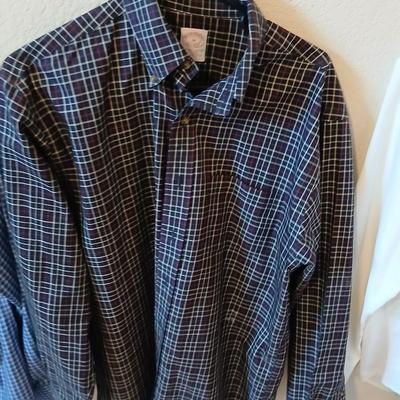 7 Men's Long Sleeve Button-Up Shirts – Size Medium