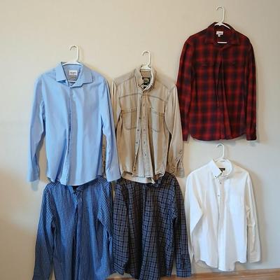 7 Men's Long Sleeve Button-Up Shirts – Size Medium