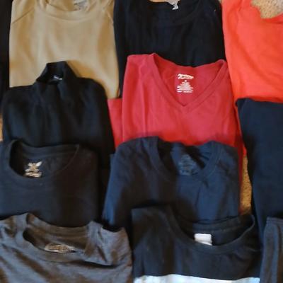 17 Men's Graphic and Solid T-Shirts – Size Medium