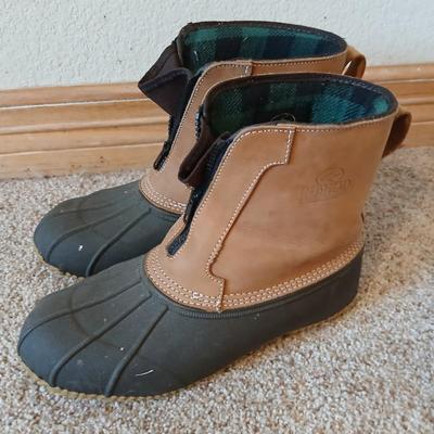 Men’s Winter Outerwear Lot – Goodfellow Fleece Jacket (M), RedHead Thinsulate Boots (Sz 8), and Casual Boots (Sz 9M)