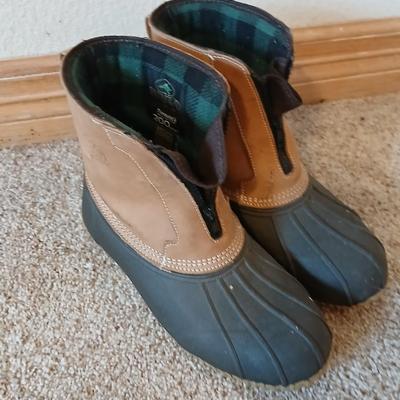 Men’s Winter Outerwear Lot – Goodfellow Fleece Jacket (M), RedHead Thinsulate Boots (Sz 8), and Casual Boots (Sz 9M)