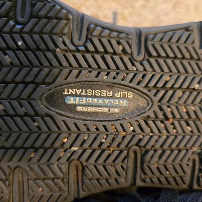 Men's Casual Shoes – Target Canvas Shoes & Skechers Work – Sizes 9 & 8