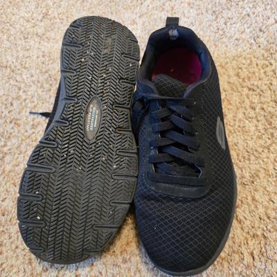 Men's Casual Shoes – Target Canvas Shoes & Skechers Work – Sizes 9 & 8