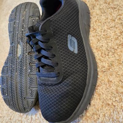 Men's Casual Shoes – Target Canvas Shoes & Skechers Work – Sizes 9 & 8