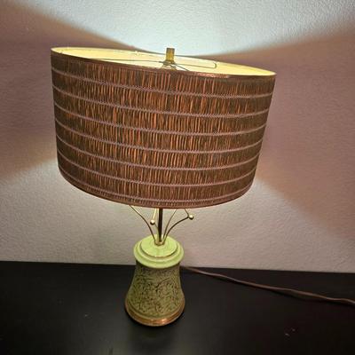 Fabulous eye-catching Mid-Century Modern Atomic era Table Lamp – Green Ceramic & Gold Wire Frame
