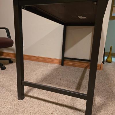 Ashley Furniture Small Leg Desk with office chair – Model H521-10 (Wood/Metal)