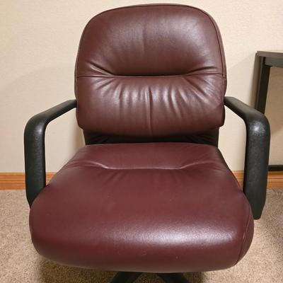 Ashley Furniture Small Leg Desk with office chair – Model H521-10 (Wood/Metal)