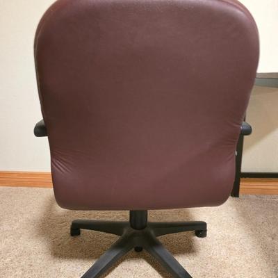 Ashley Furniture Small Leg Desk with office chair – Model H521-10 (Wood/Metal)