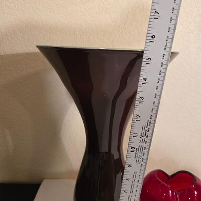 Decorative Items – Vase, Clock & Art Glass Heart