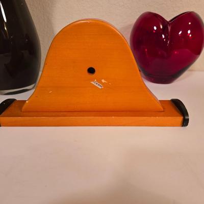 Decorative Items – Vase, Clock & Art Glass Heart