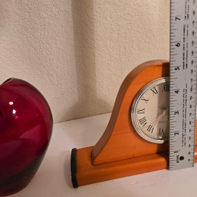 Decorative Items – Vase, Clock & Art Glass Heart