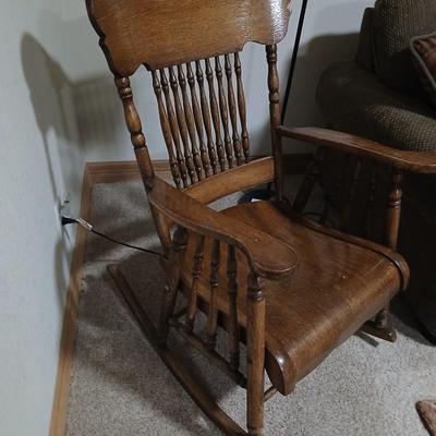 Beautiful early to mid-20th century oak rocking chair -Oak Press-Back Rocking Chair