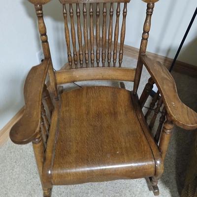 Beautiful early to mid-20th century oak rocking chair -Oak Press-Back Rocking Chair