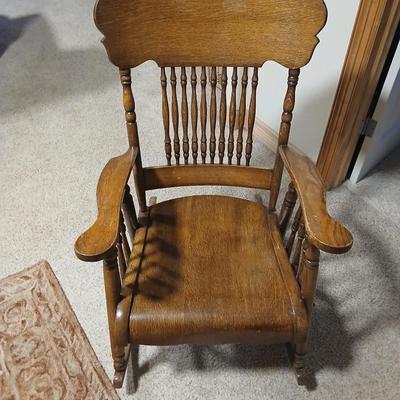 Beautiful early to mid-20th century oak rocking chair -Oak Press-Back Rocking Chair