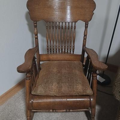 Beautiful early to mid-20th century oak rocking chair -Oak Press-Back Rocking Chair