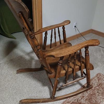 Beautiful early to mid-20th century oak rocking chair -Oak Press-Back Rocking Chair