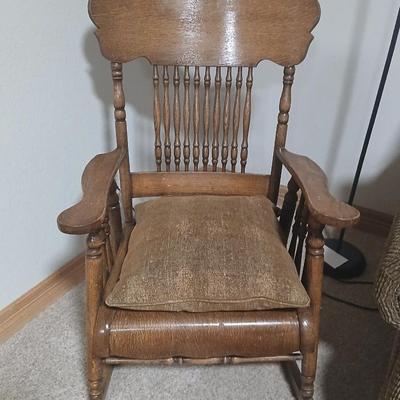 Beautiful early to mid-20th century oak rocking chair -Oak Press-Back Rocking Chair
