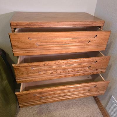 Five-Drawer Oak Chest with Sculpted Handles – 44x33x18 (1 of 2)