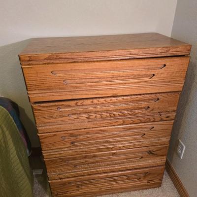 Five-Drawer Oak Chest with Sculpted Handles – 44x33x18 (1 of 2)