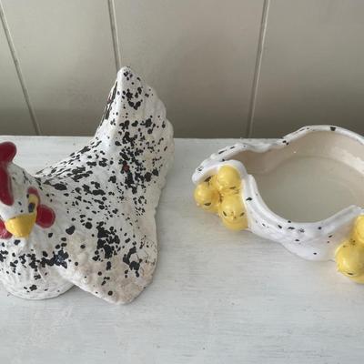 Hen and chicks ceramic storage