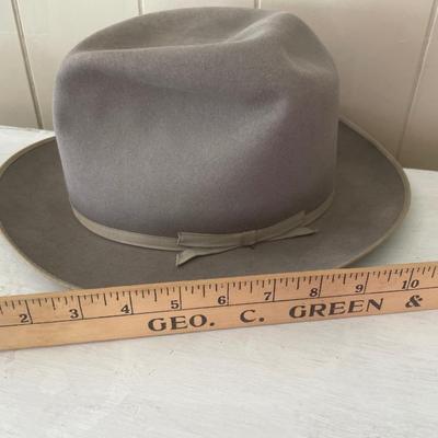 Vintage Luxureze hat