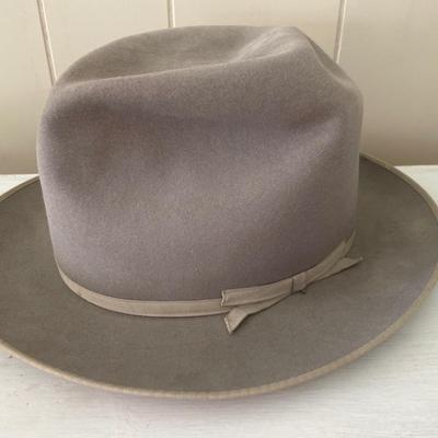 Vintage Luxureze hat