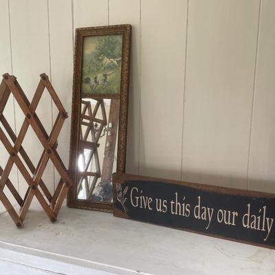 Mirror decor with bread and rack