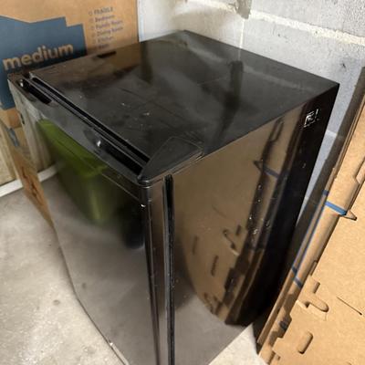 Mini fridge